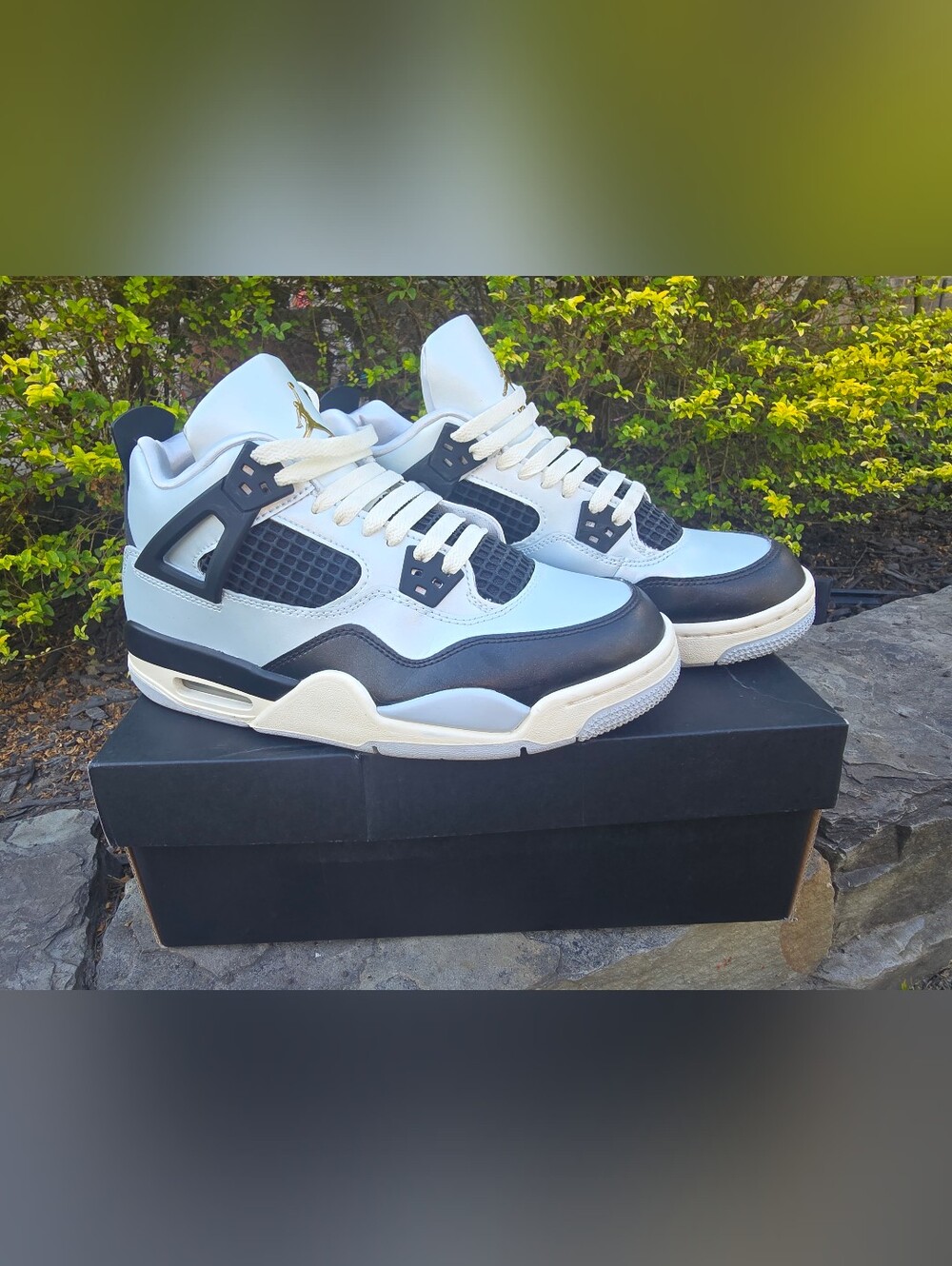 Air Jordan 4 Retro (GS) “Pure Platinum / Metallic Gold”